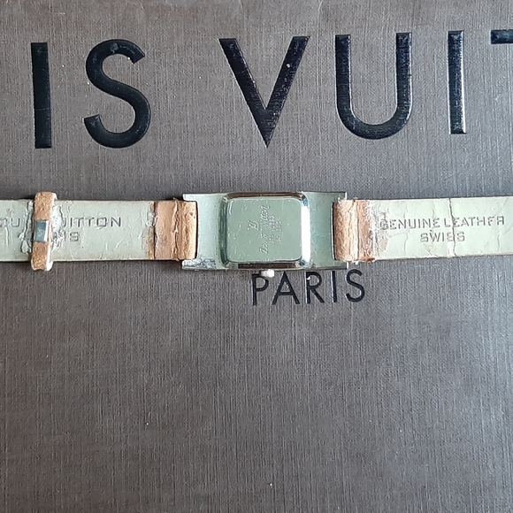 Vintage Louis Vuitton Paris Vintage Leather Wrist Watch 20m - Picture 6 of 9